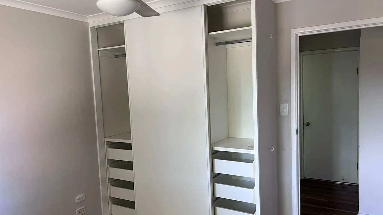 Room in a share house