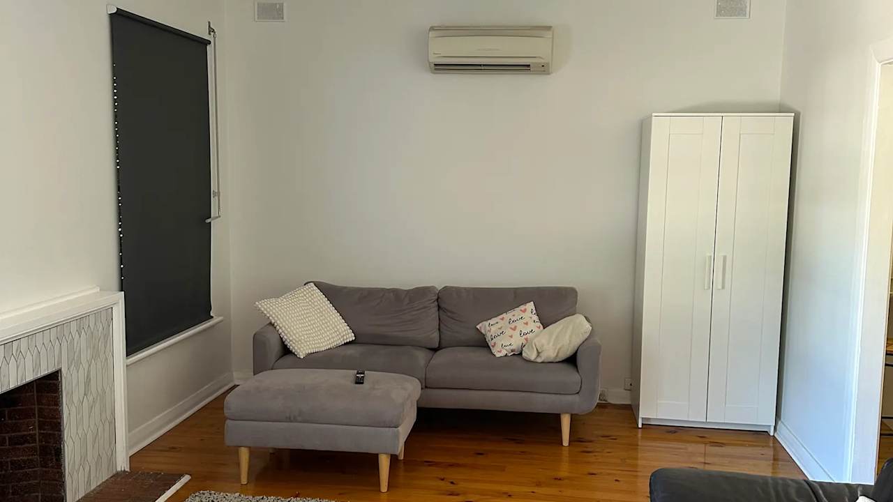 Furnished room in a share house
