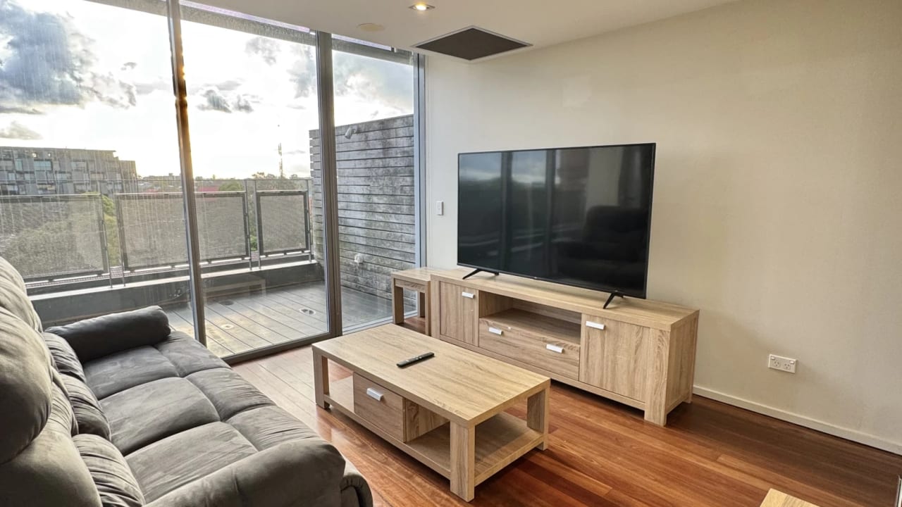 Furnished room in a flatshare