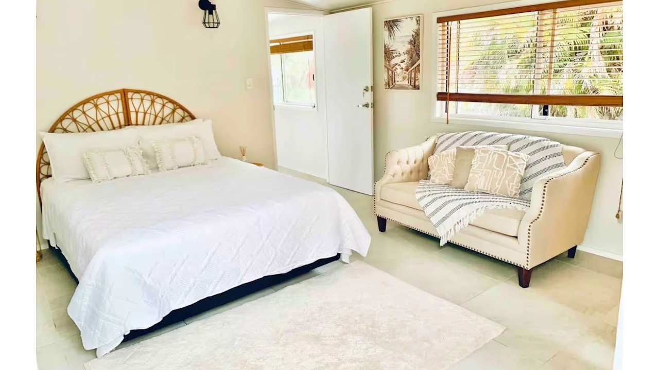 Furnished room with own bathroom