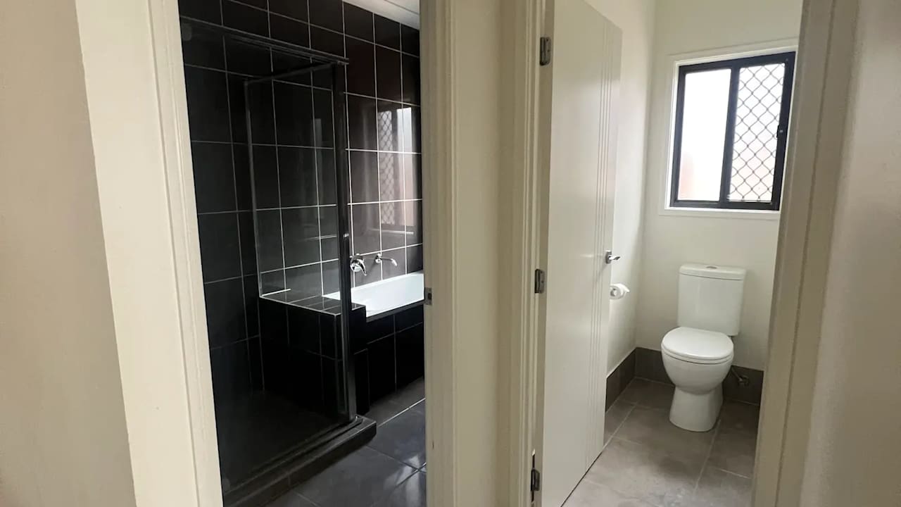 Furnished room with own bathroom