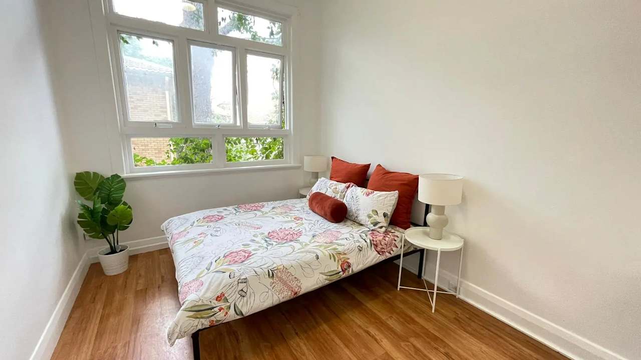 Room in a share house