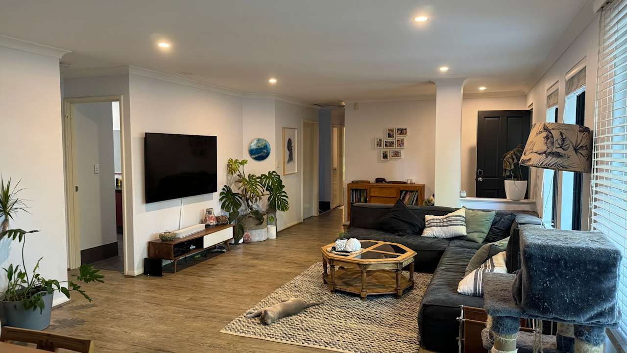 Furnished room in a share house