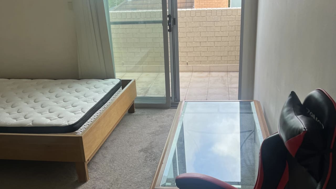 Furnished room with ensuite in a flatshare