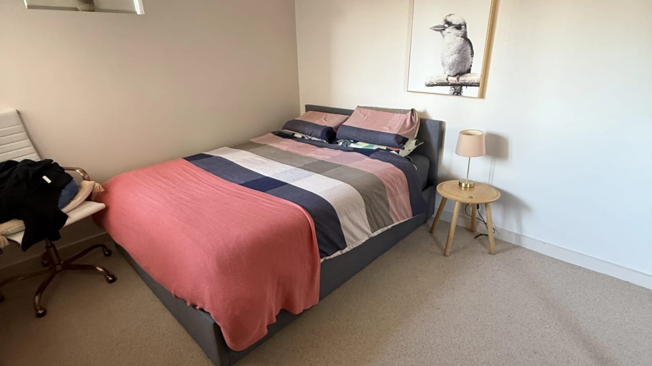 Furnished room in a flatshare