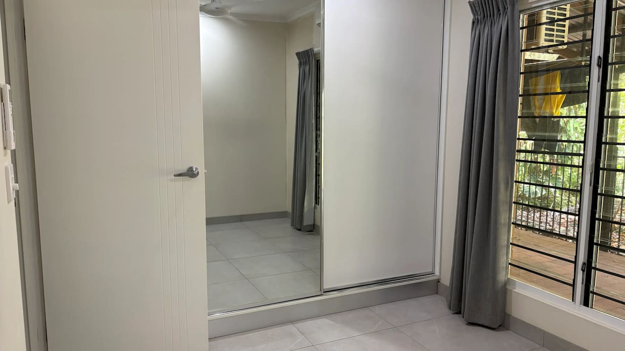 Room in a share house