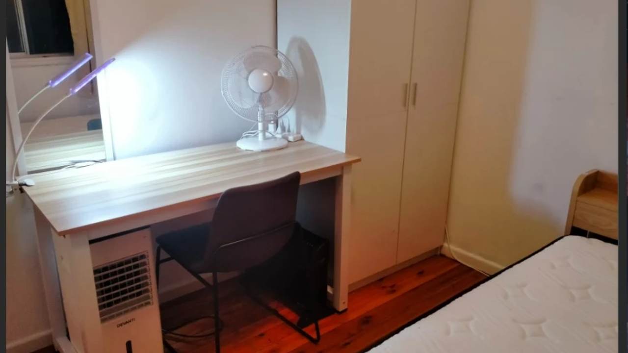 Furnished room in a share house