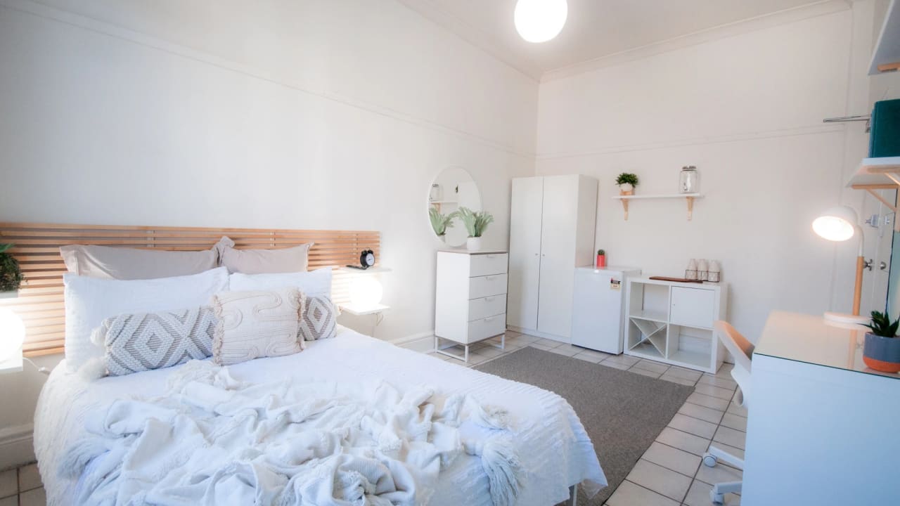 Furnished room in a share house