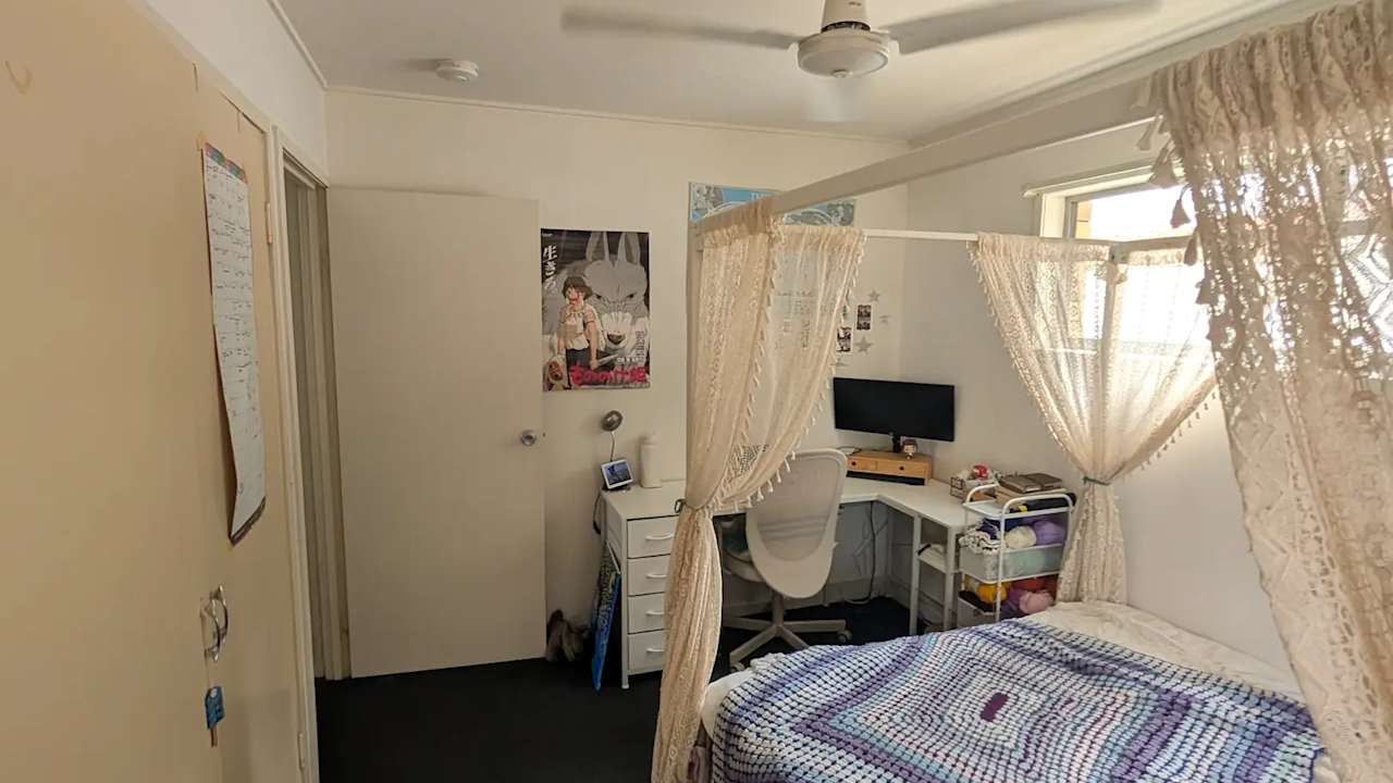 Unfurnished room in a share house