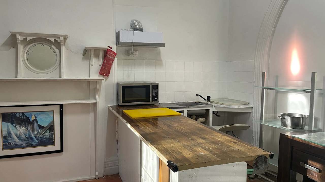 Furnished room in a share house