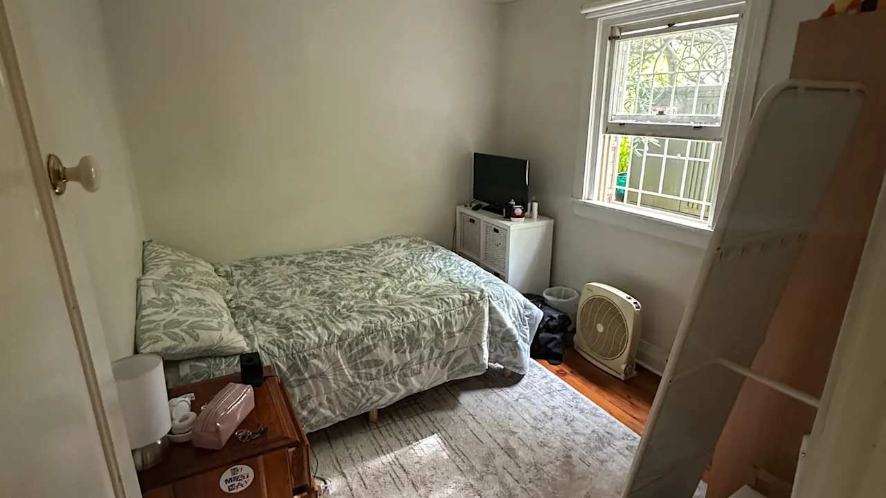 Furnished room in a flatshare