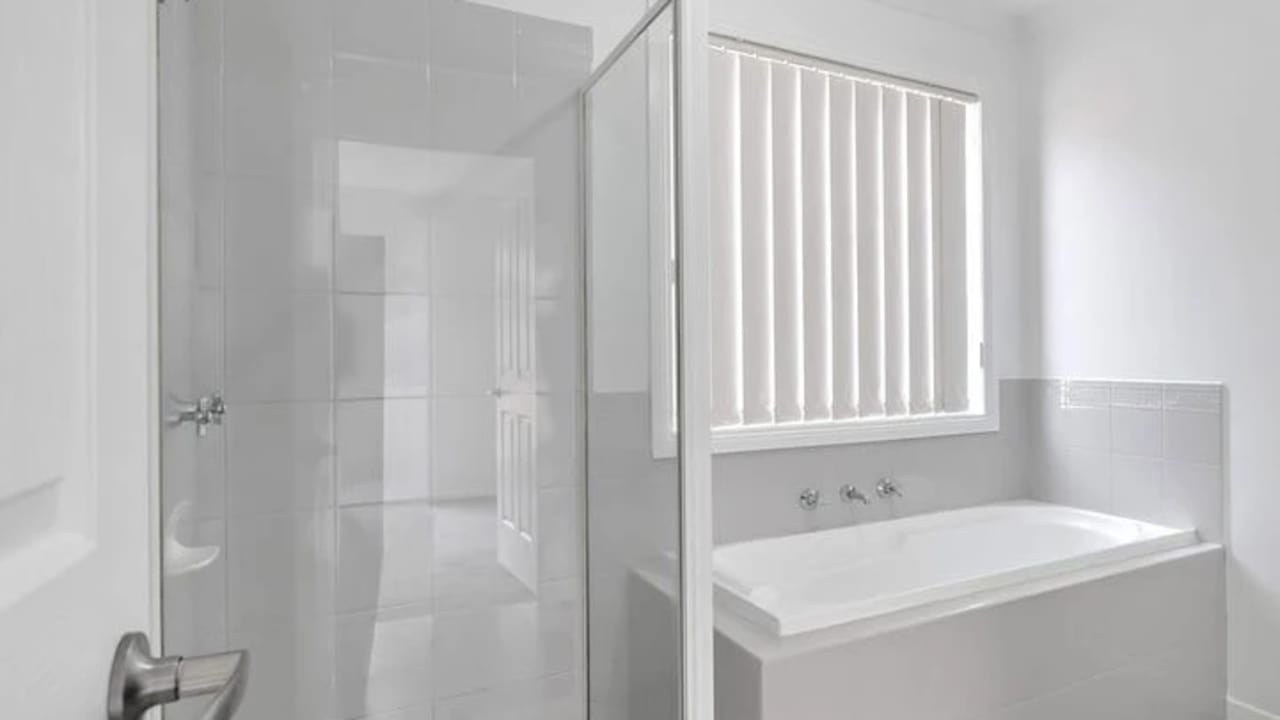 Whole property with 3 rooms for rent