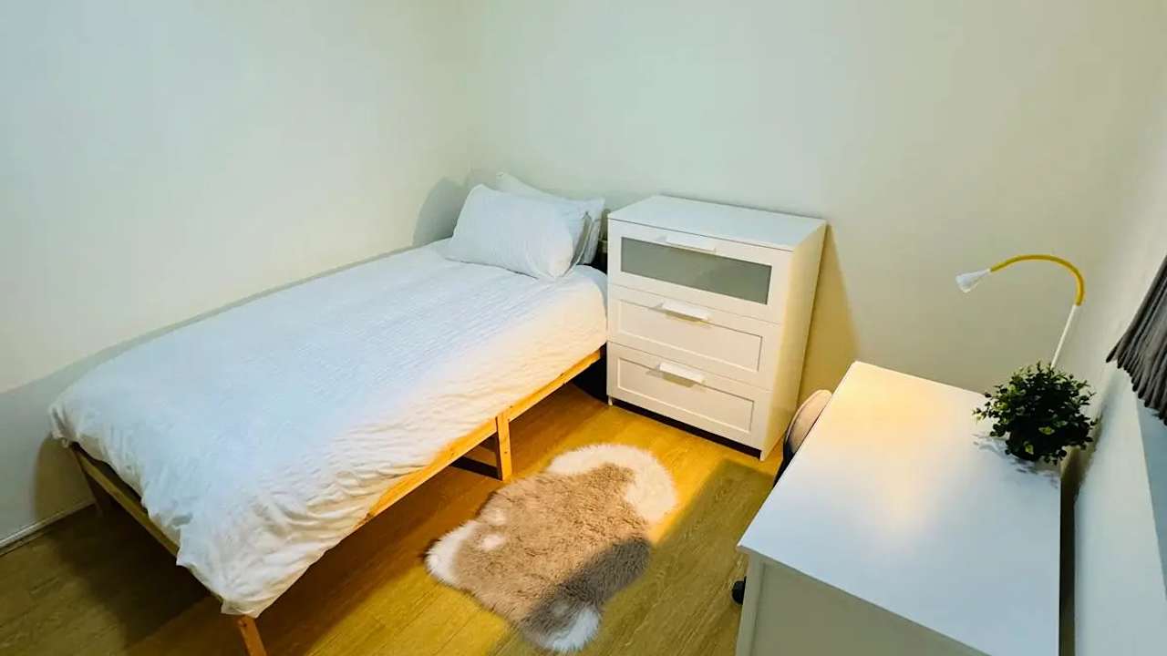 Furnished room in a share house