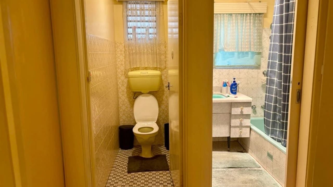 Room in a share house