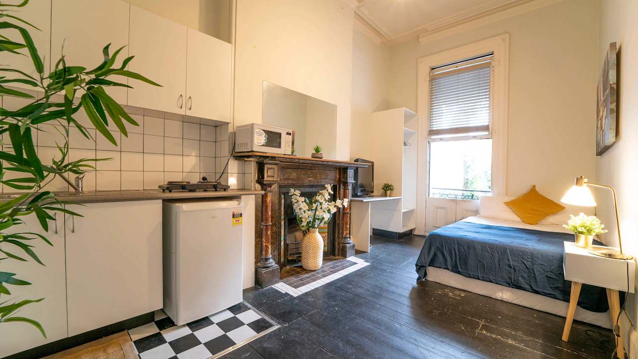 Furnished room in a share house