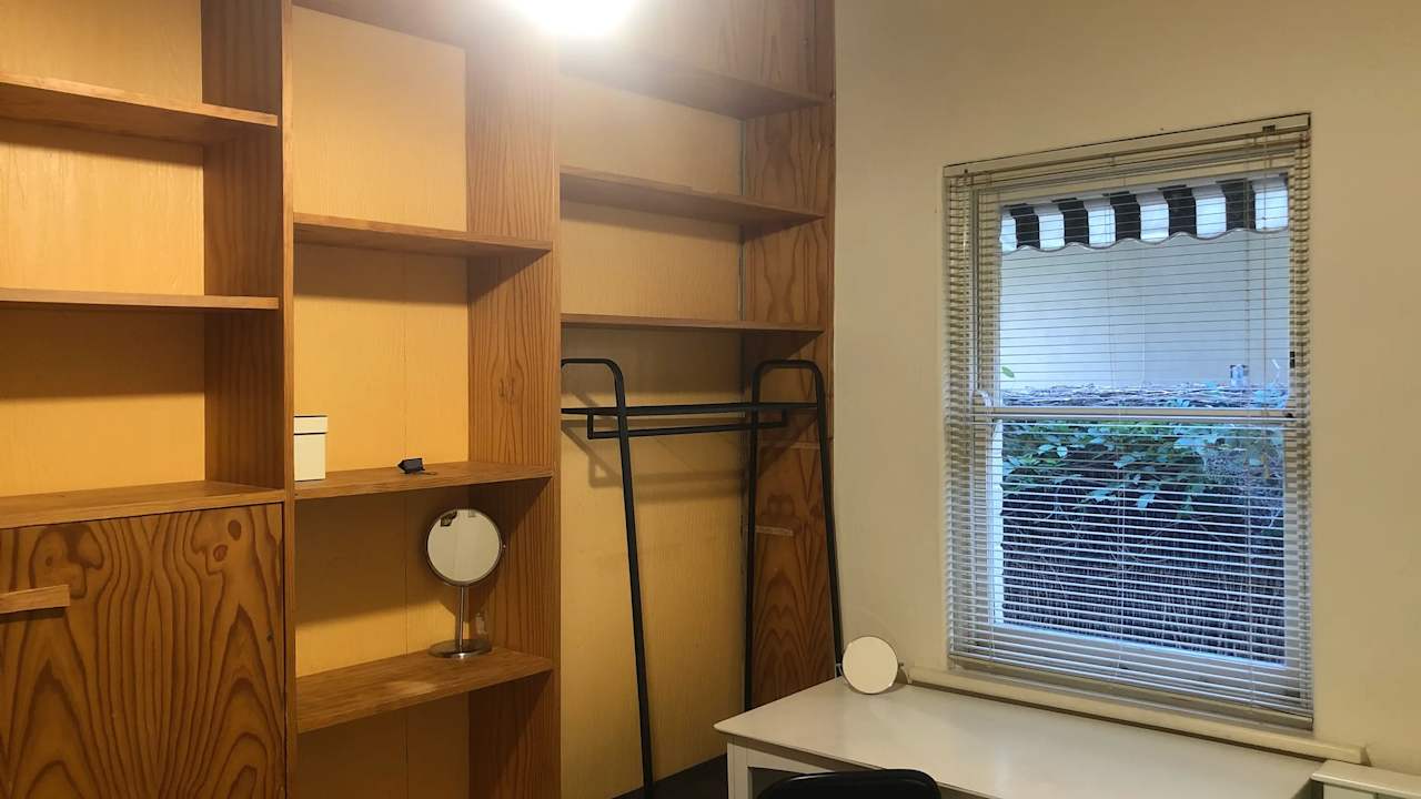 Furnished room in a share house