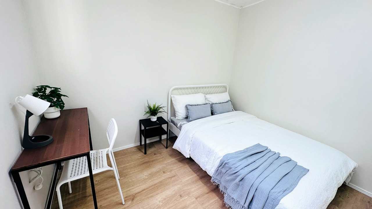 Furnished room in a share house