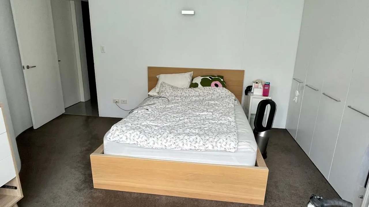 Unfurnished room with own bathroom