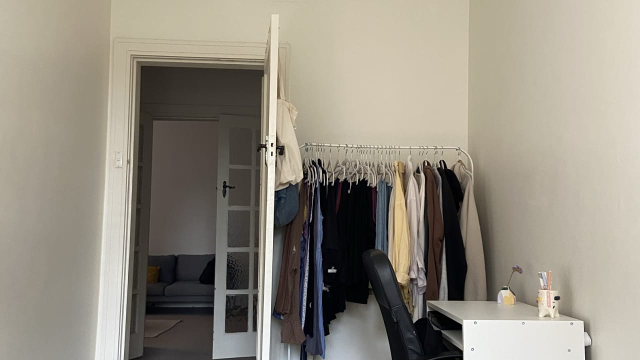 Furnished room in a flatshare