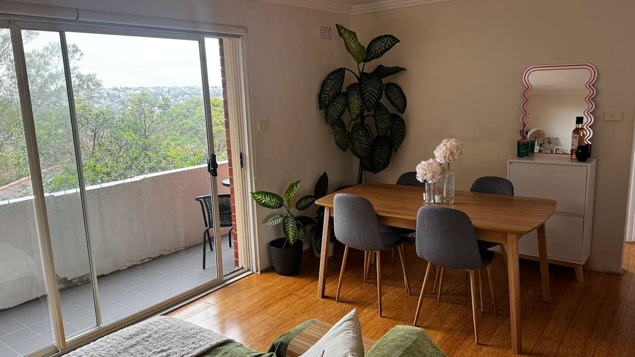 Furnished room in a flatshare