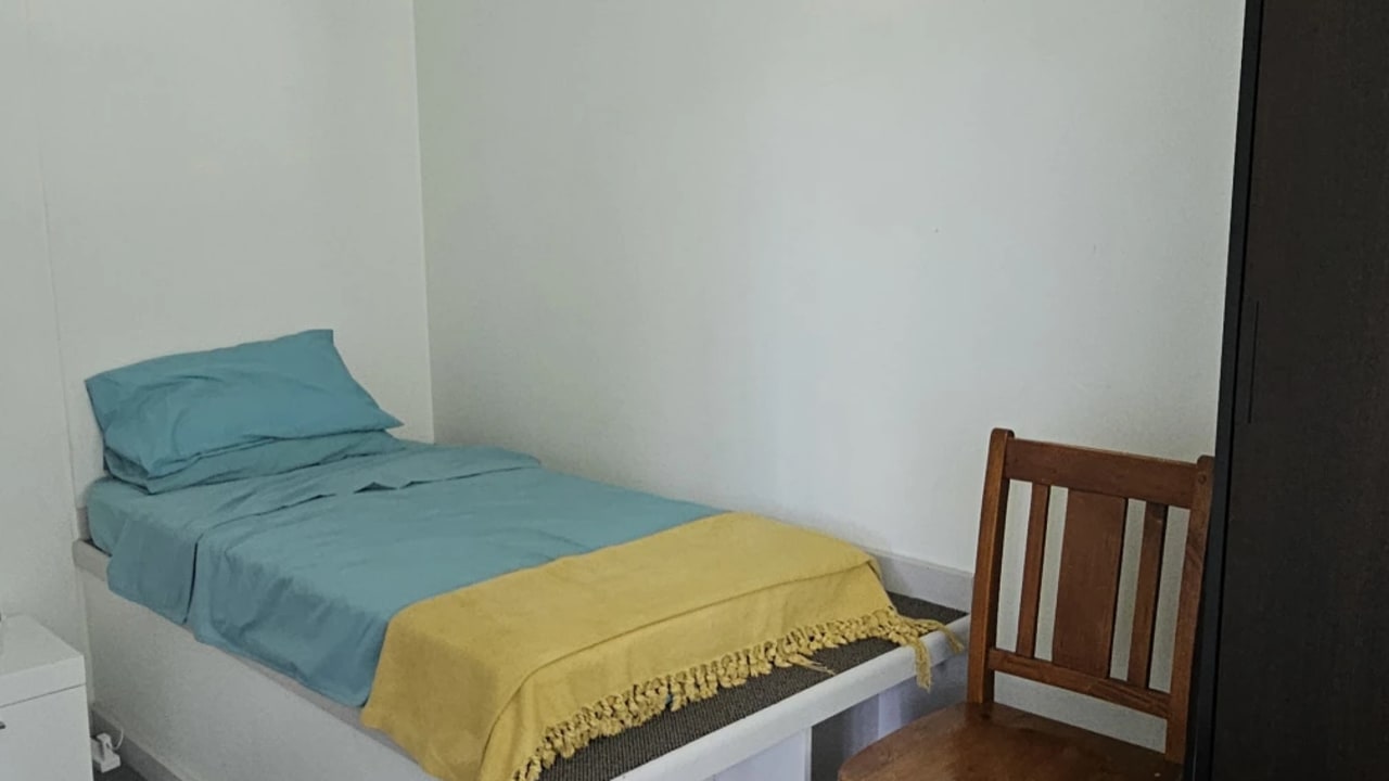 Furnished room in a flatshare
