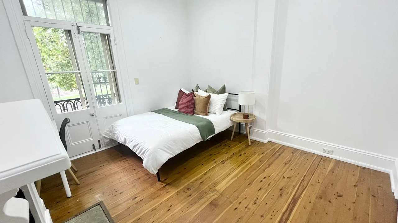 Room in a share house