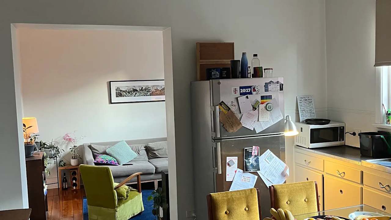 Room in a share house