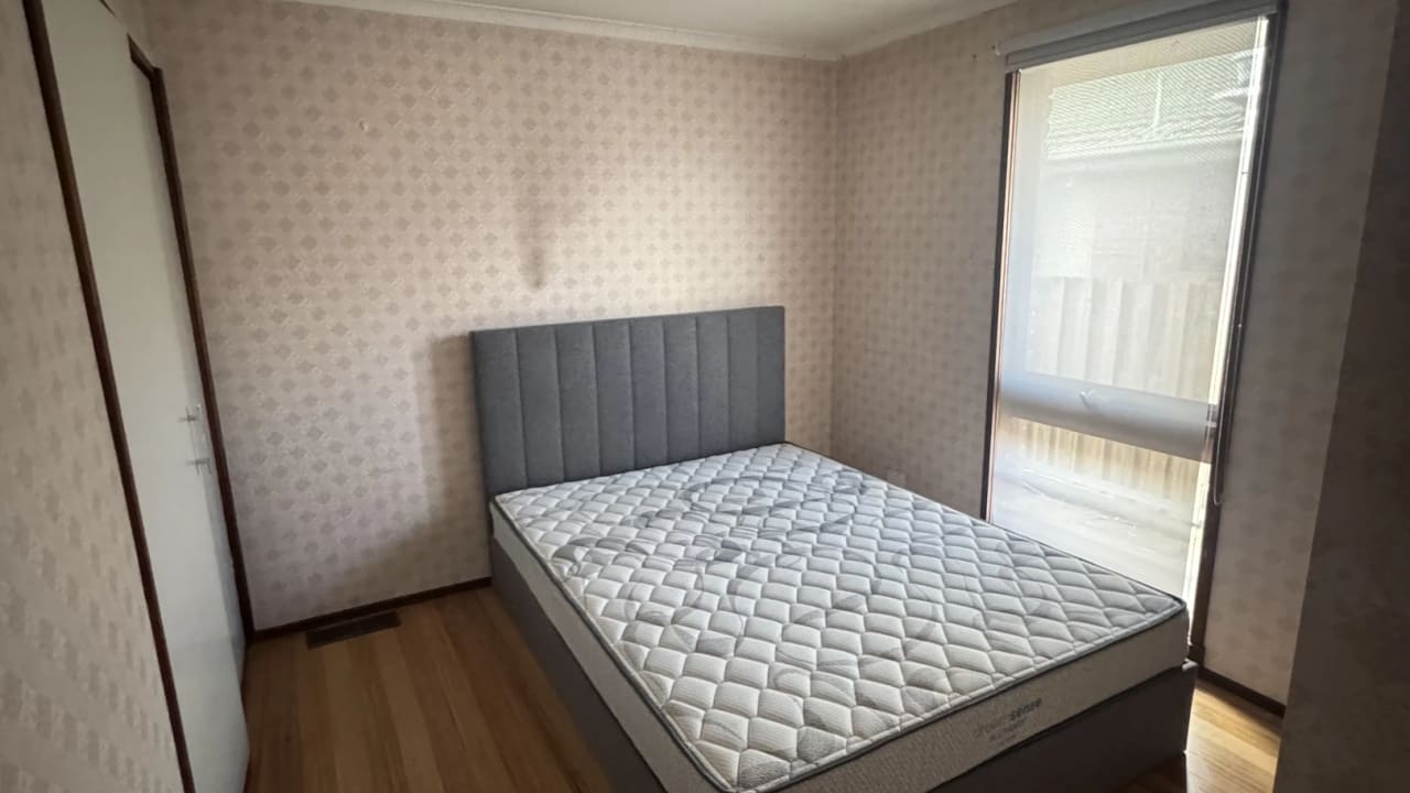 Room in a share house