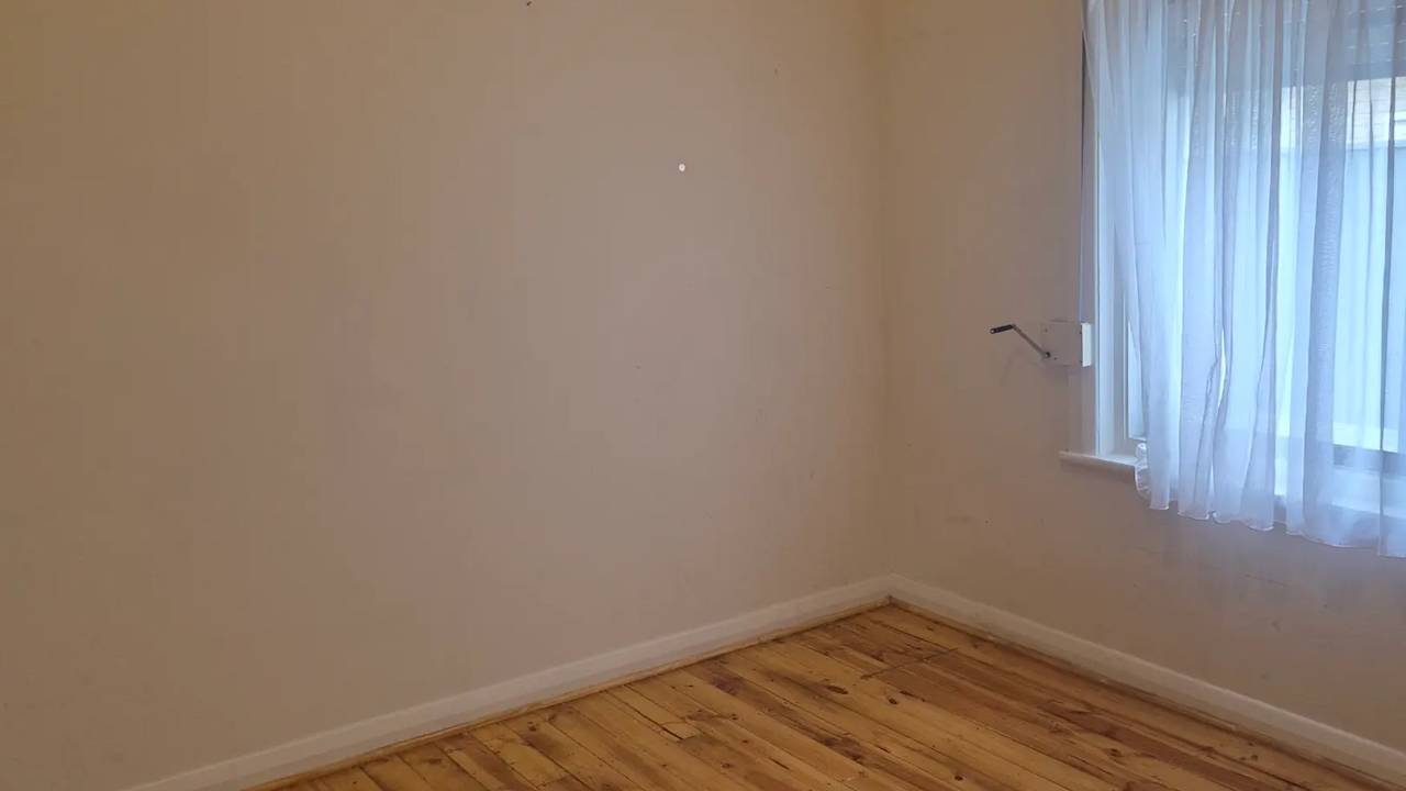 Unfurnished room with own bathroom