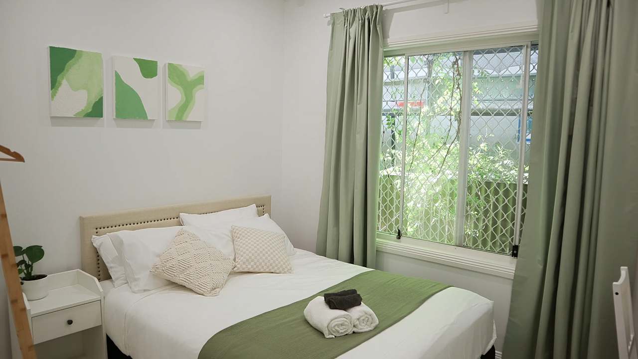 Furnished room in a share house