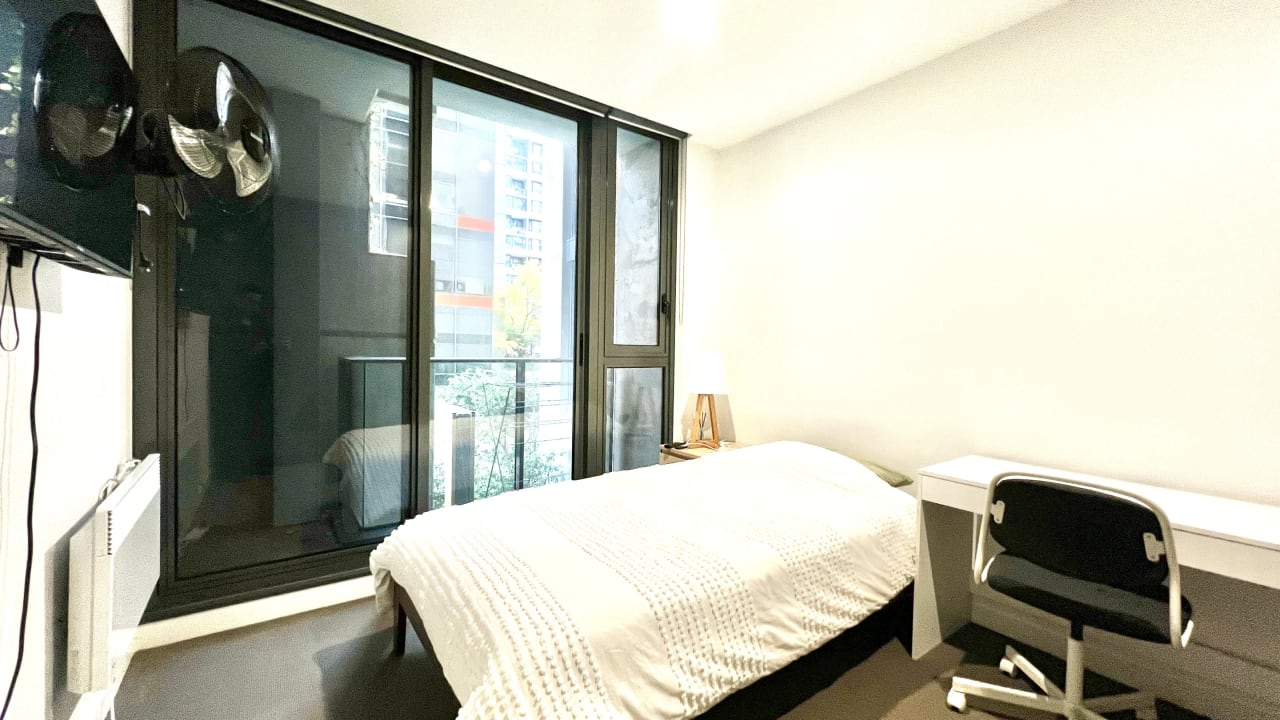 Furnished room in a flatshare