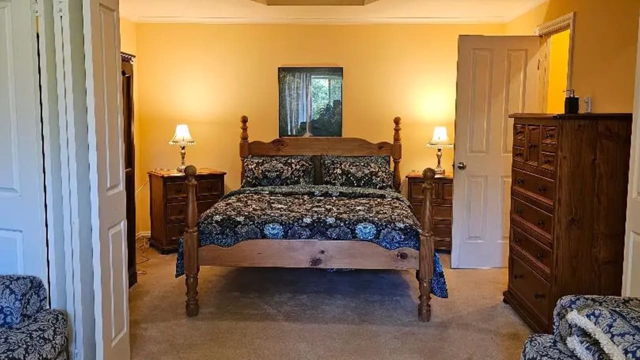 Furnished room with own bathroom