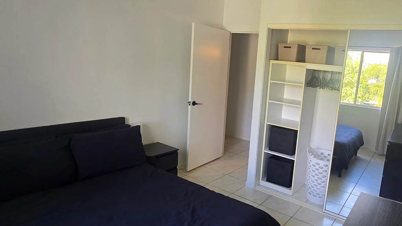 Furnished room in a flatshare