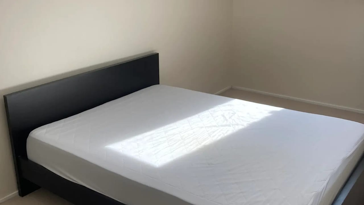 Unfurnished room in a flatshare