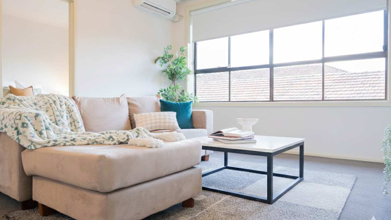 Furnished room in a flatshare