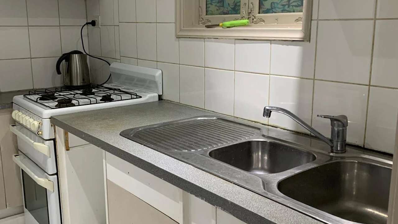 Furnished room in a share house