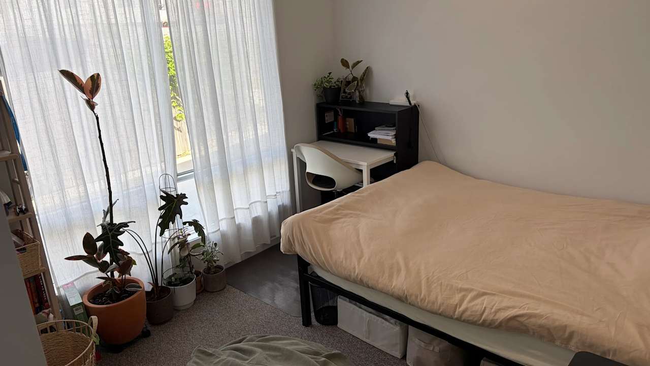 Unfurnished room in a share house