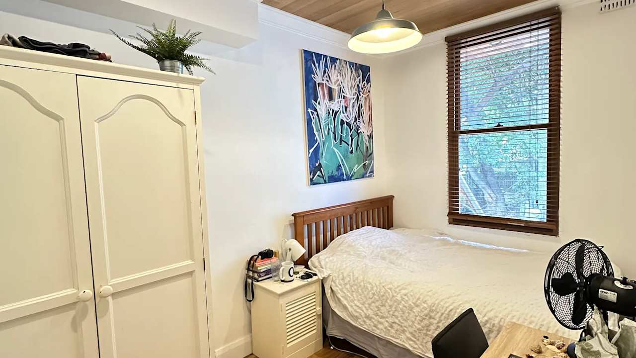 Furnished room in a share house