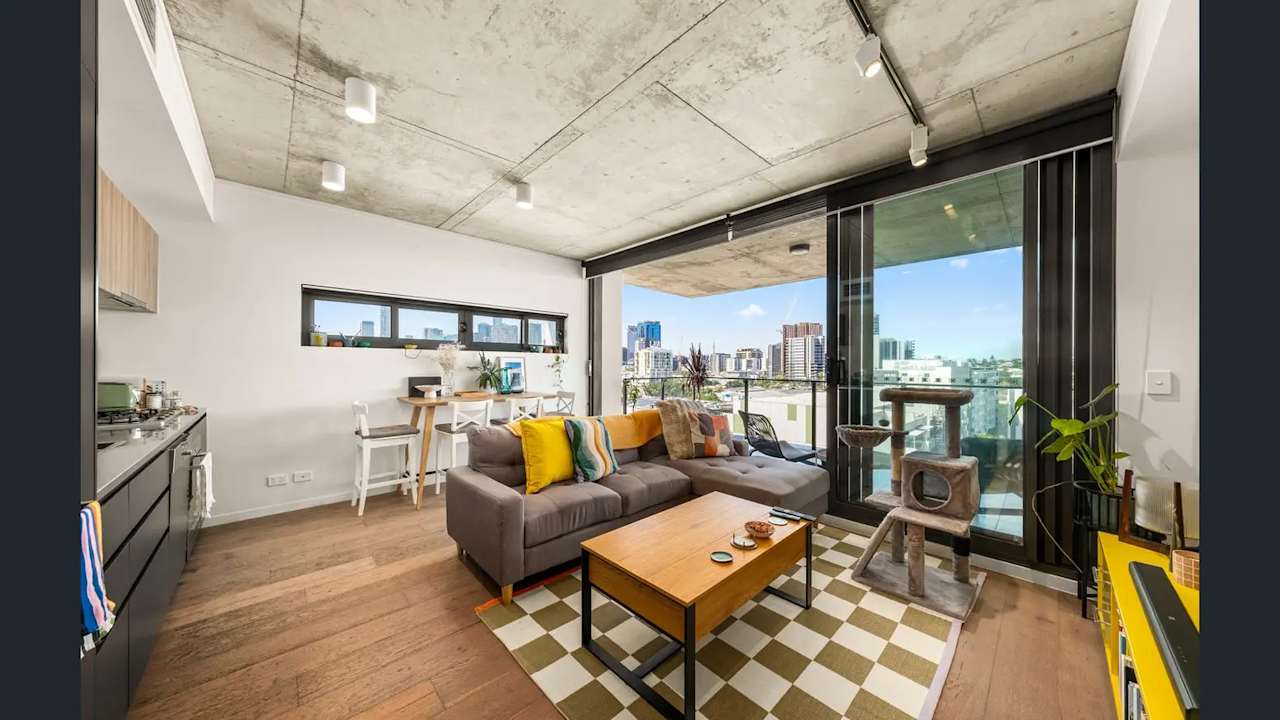 Whole property with 2 rooms for rent