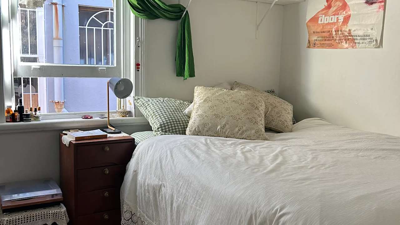 Unfurnished room in a share house