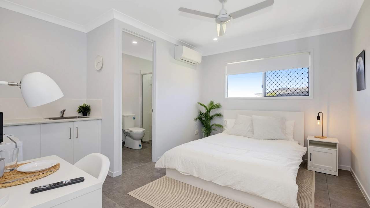 Furnished room with own bathroom