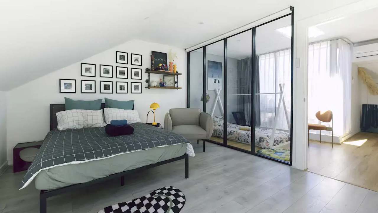 Furnished room in a share house