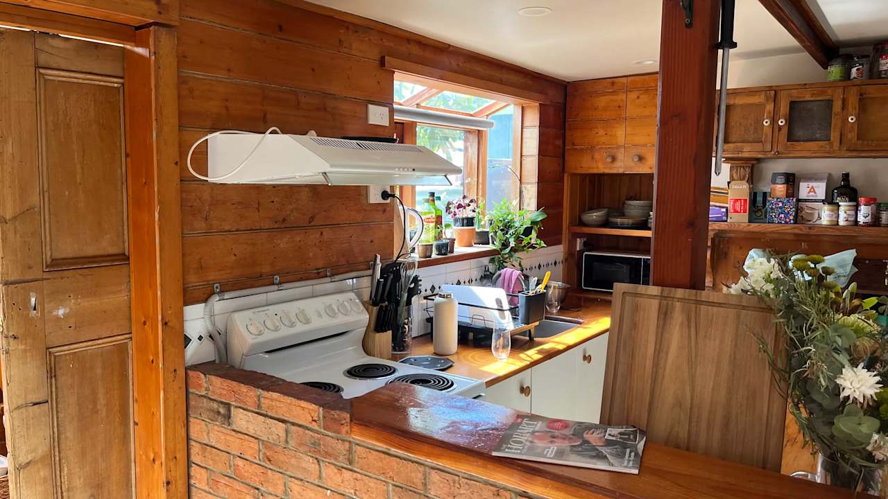 Room in a share house