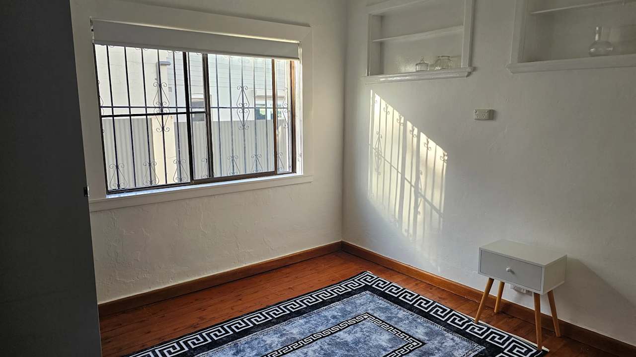 Room in a share house