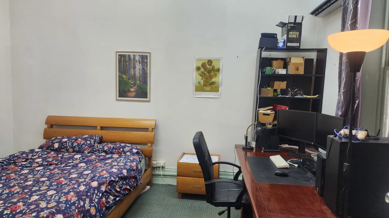 Furnished room in a share house