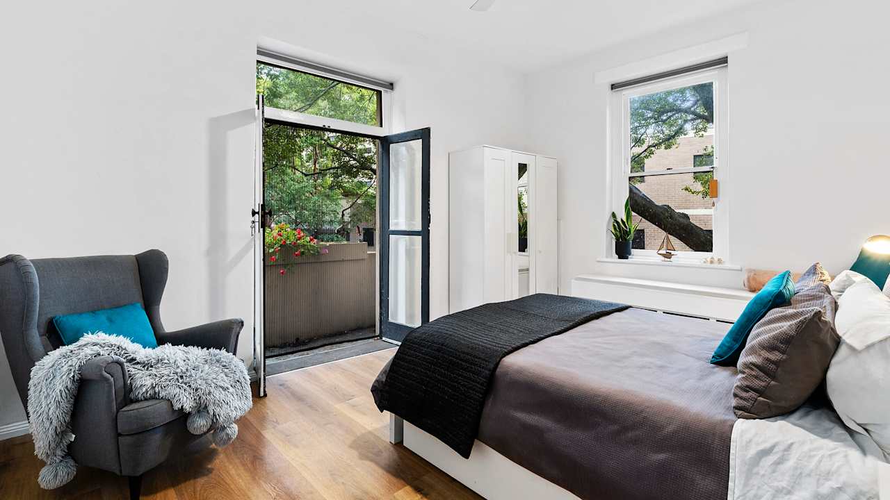 Furnished room in a flatshare