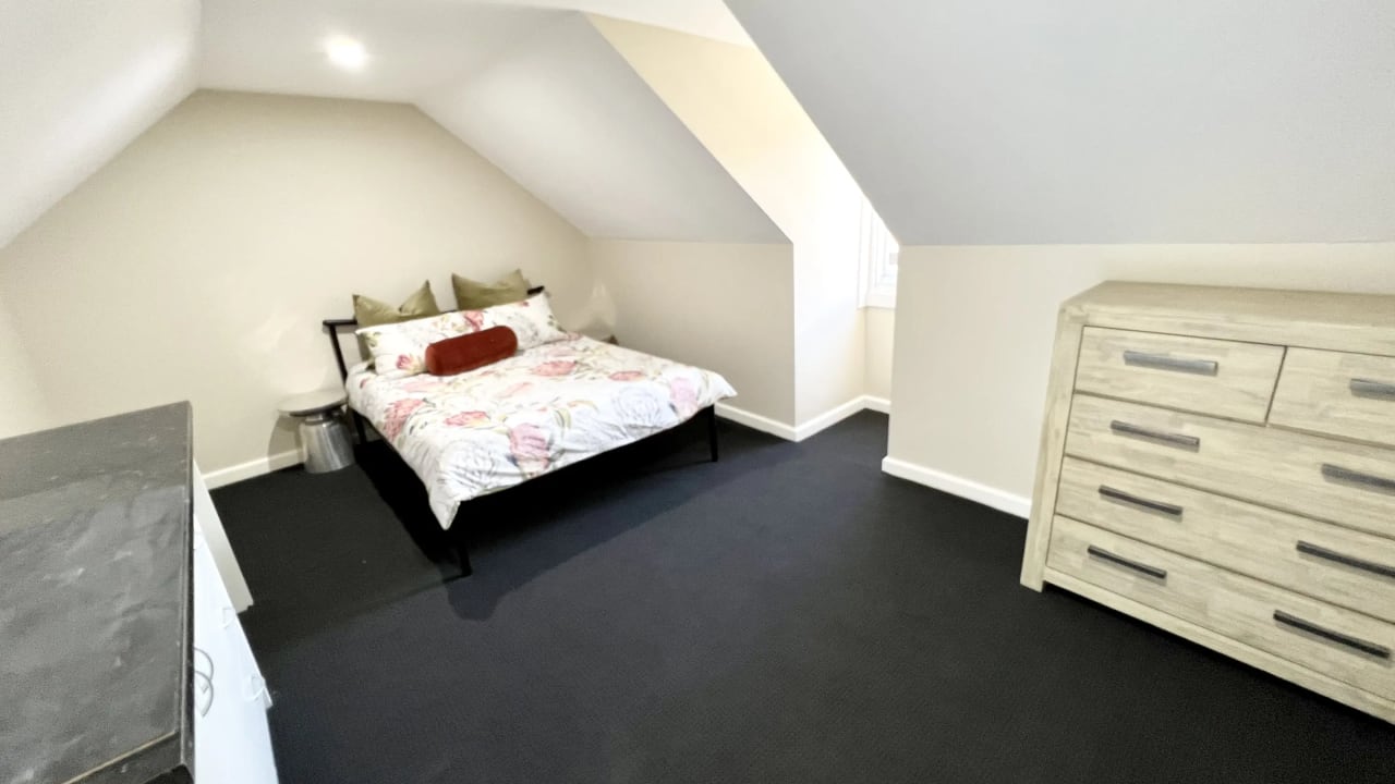 Room in a share house