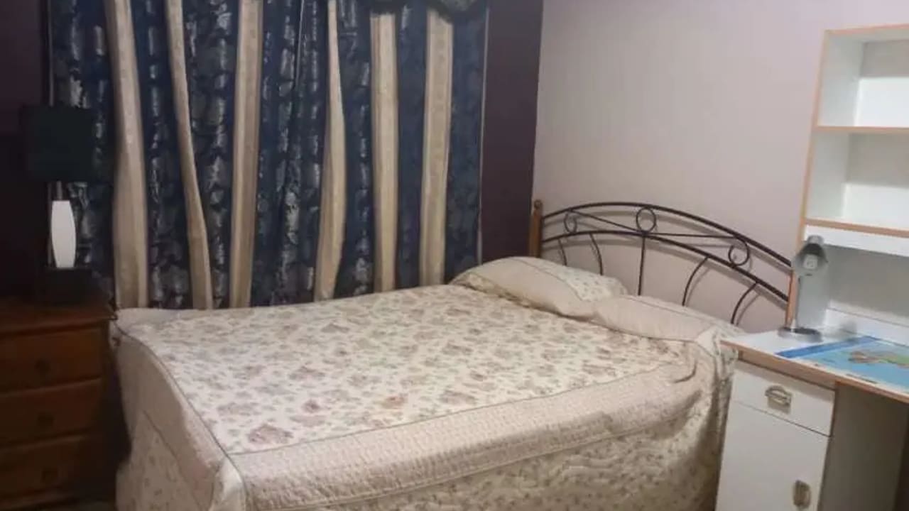 Furnished room in a share house