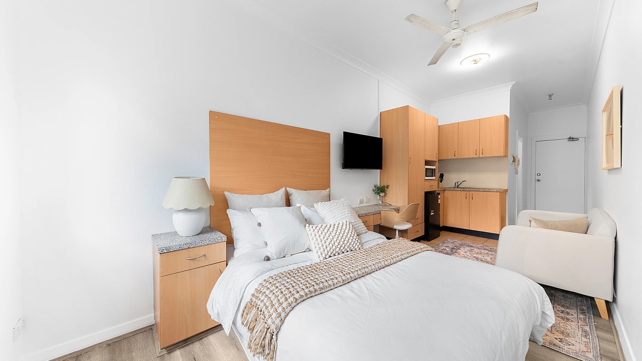 Room studio flat for rent