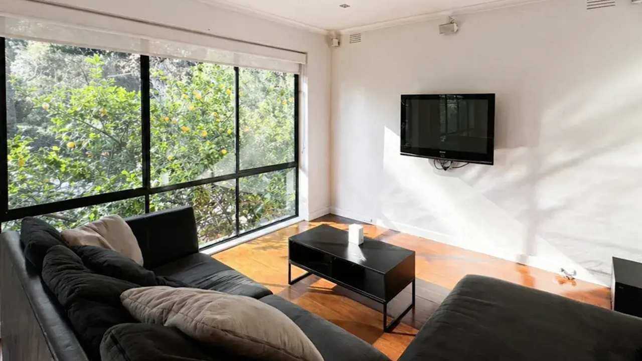Whole property with 3 rooms for rent